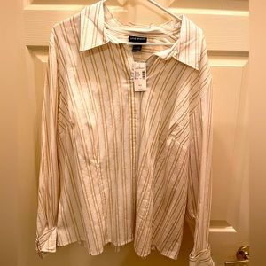 Lane Bryant 22/24 classic white button down with gold accent
